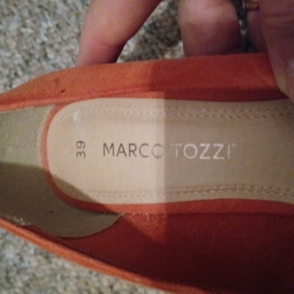 Shoes - Picture 2 of 4